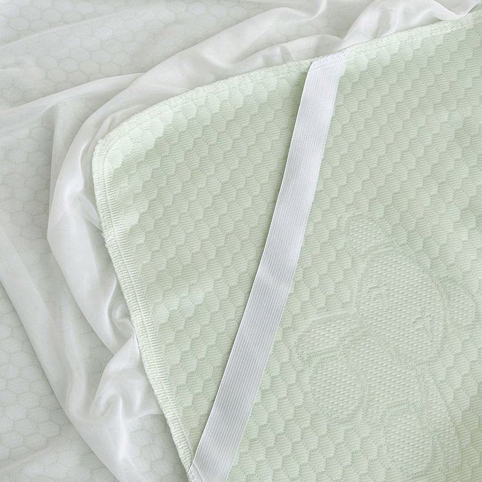 91家纺网 家纺一手货源 找家纺 七里香 2026新款提花冰豆豆床裙款凉席三件套四件套 床裙款小熊-绿