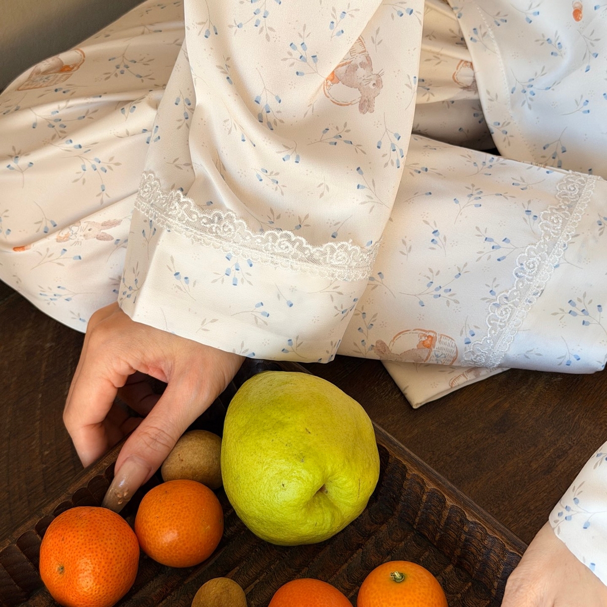 91家纺网 家纺一手货源 找家纺 （总）妍景家居生活馆 2026春夏新款冰雪丝-枝叶兔兔家居服