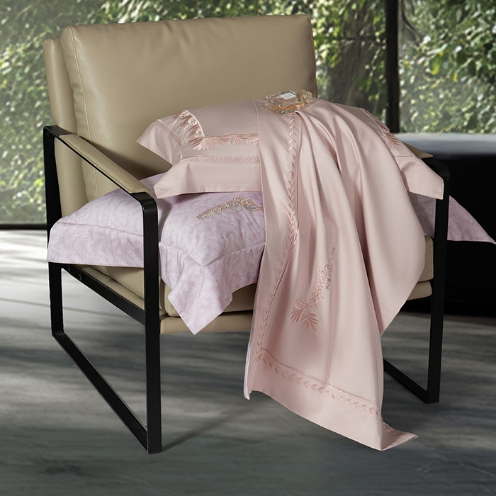 91家纺网 家纺一手货源 找家纺 诗黛尔 2026春夏新款长绒棉刺绣四件套黎境系列 黎境-落樱粉