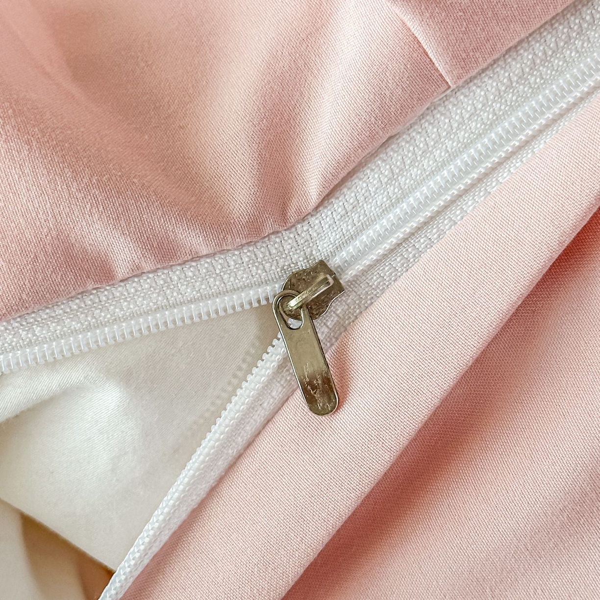 91家纺网 家纺一手货源 找家纺 雅眠居 2026新款直播爆款古法仿棉双层蕾丝花边床盖四件套 彩格-粉