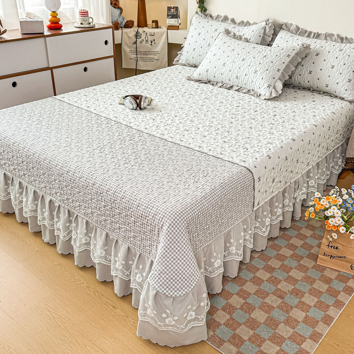 91家纺网 家纺一手货源 找家纺 雅眠居 2026新款直播爆款古法仿棉双层蕾丝花边床盖四件套 彩格-灰