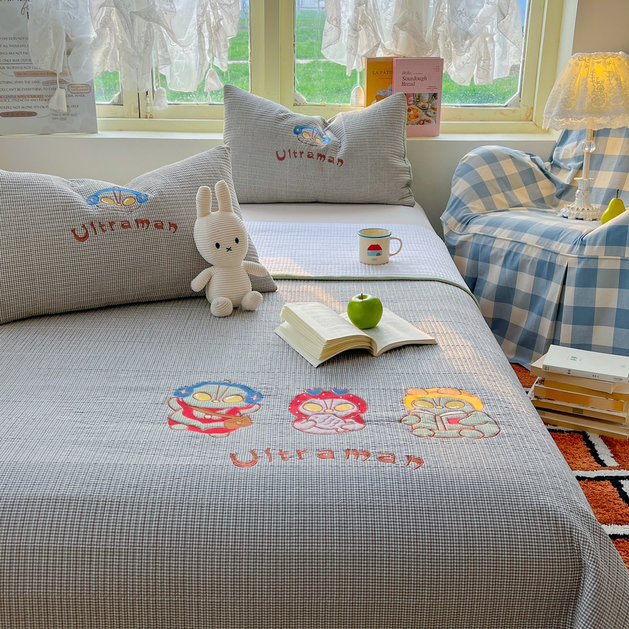 91家纺网 家纺一手货源 找家纺 萌飞 2026直播热款贴布绣加厚仿棉古法水洗棉夹棉床盖 奥特兄妹