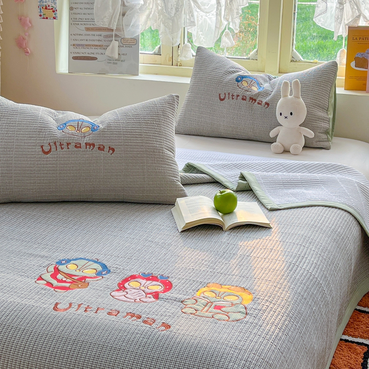 91家纺网 家纺一手货源 找家纺 萌飞 2026直播热款贴布绣加厚仿棉古法水洗棉夹棉床盖 奥特兄妹