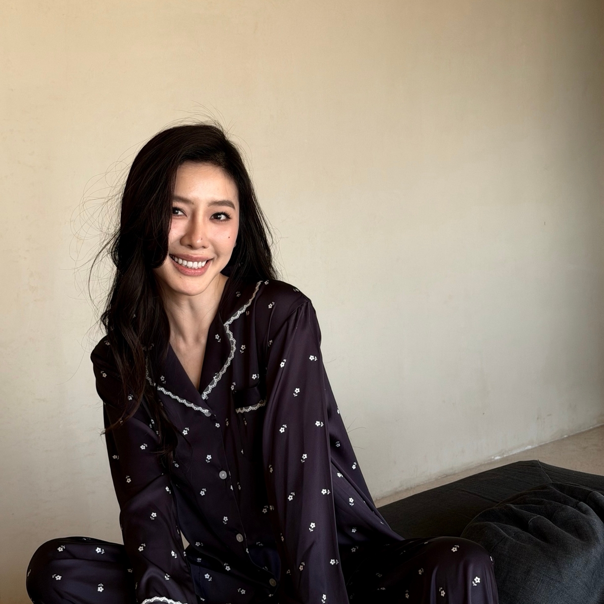 91家纺网 家纺一手货源 找家纺 （总）妍景家居生活馆 2026春夏新款冰雪丝-蕾丝小黑花家居服