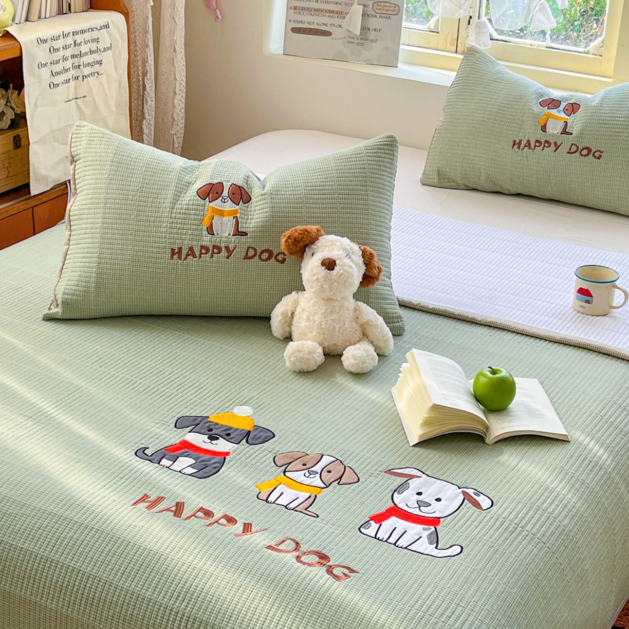 91家纺网 家纺一手货源 找家纺 萌飞 2026直播热款贴布绣加厚仿棉古法水洗棉夹棉床盖 旺财狗狗