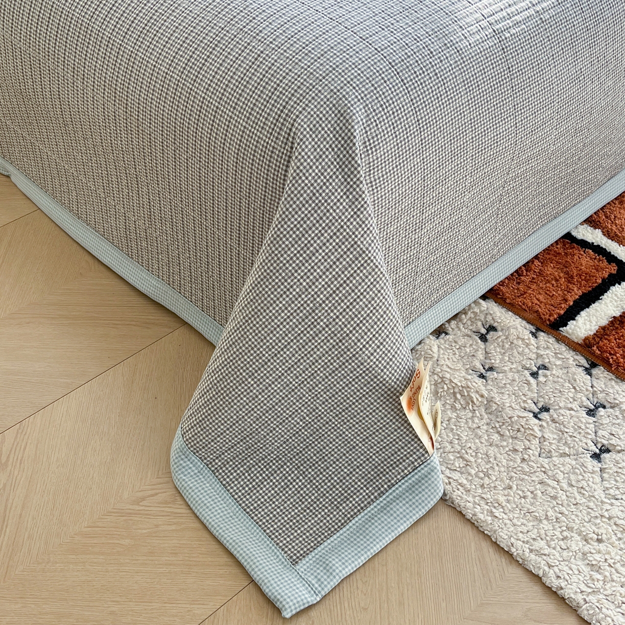 91家纺网 家纺一手货源 找家纺 萌飞 2026直播热款贴布绣加厚仿棉古法水洗棉夹棉床盖 熊猫卡皮