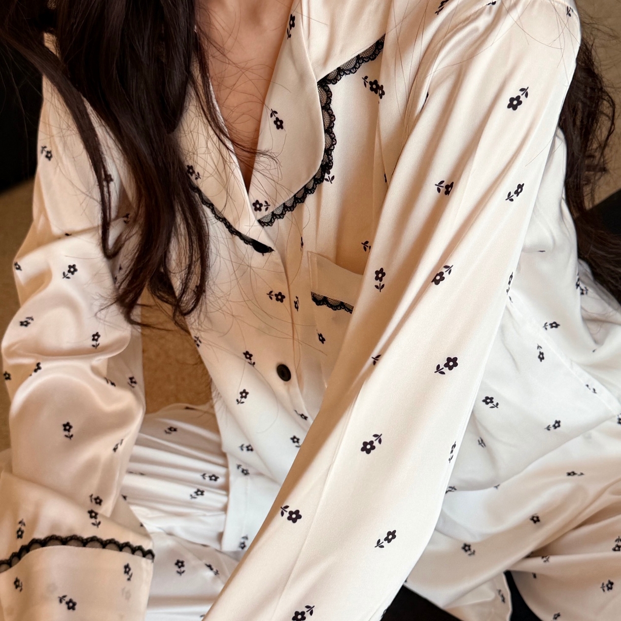 91家纺网 家纺一手货源 找家纺 妍景家居生活馆 2026春夏新款冰雪丝-蕾丝小黑花家居服 冰雪丝-蕾丝小黑花-白色