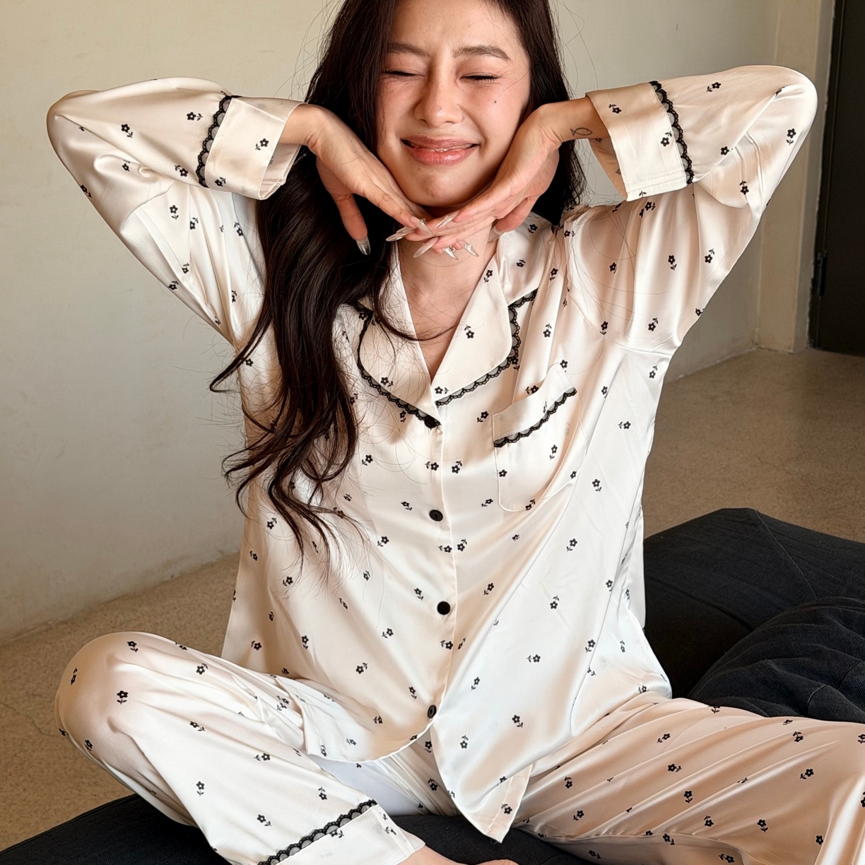 91家纺网 家纺一手货源 找家纺 妍景家居生活馆 2026春夏新款冰雪丝-蕾丝小黑花家居服 冰雪丝-蕾丝小黑花-白色