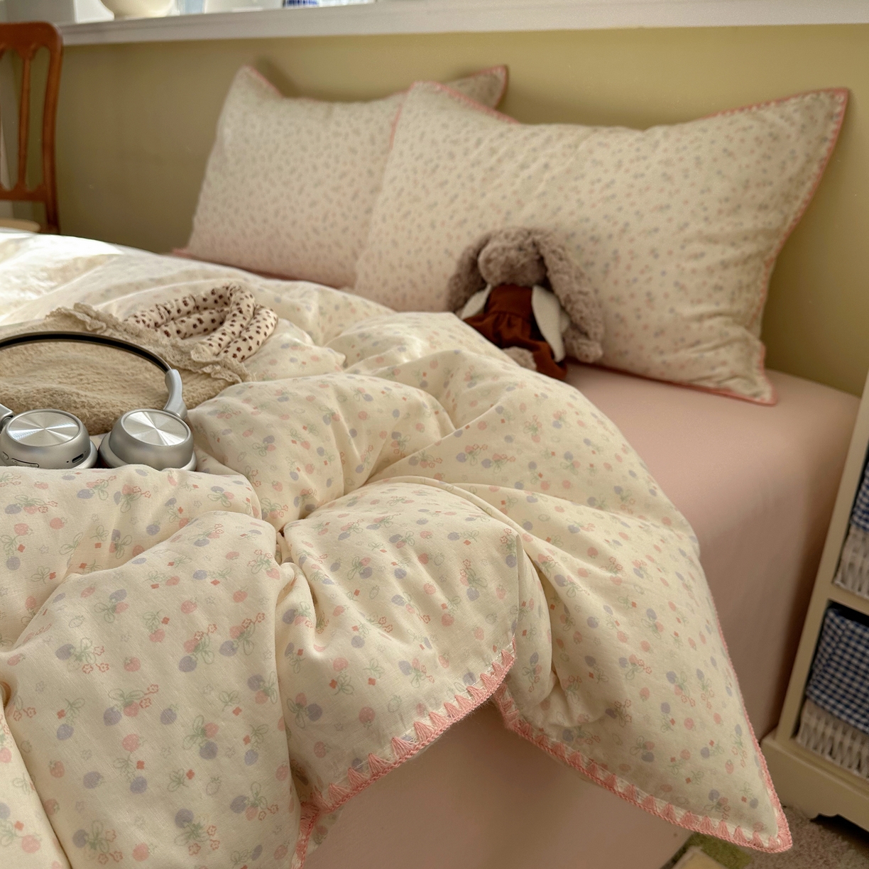 91家纺网 家纺一手货源 找家纺 瑞莱 2026新款A类全棉纯棉有氧双层纱四件套 淡彩花笺