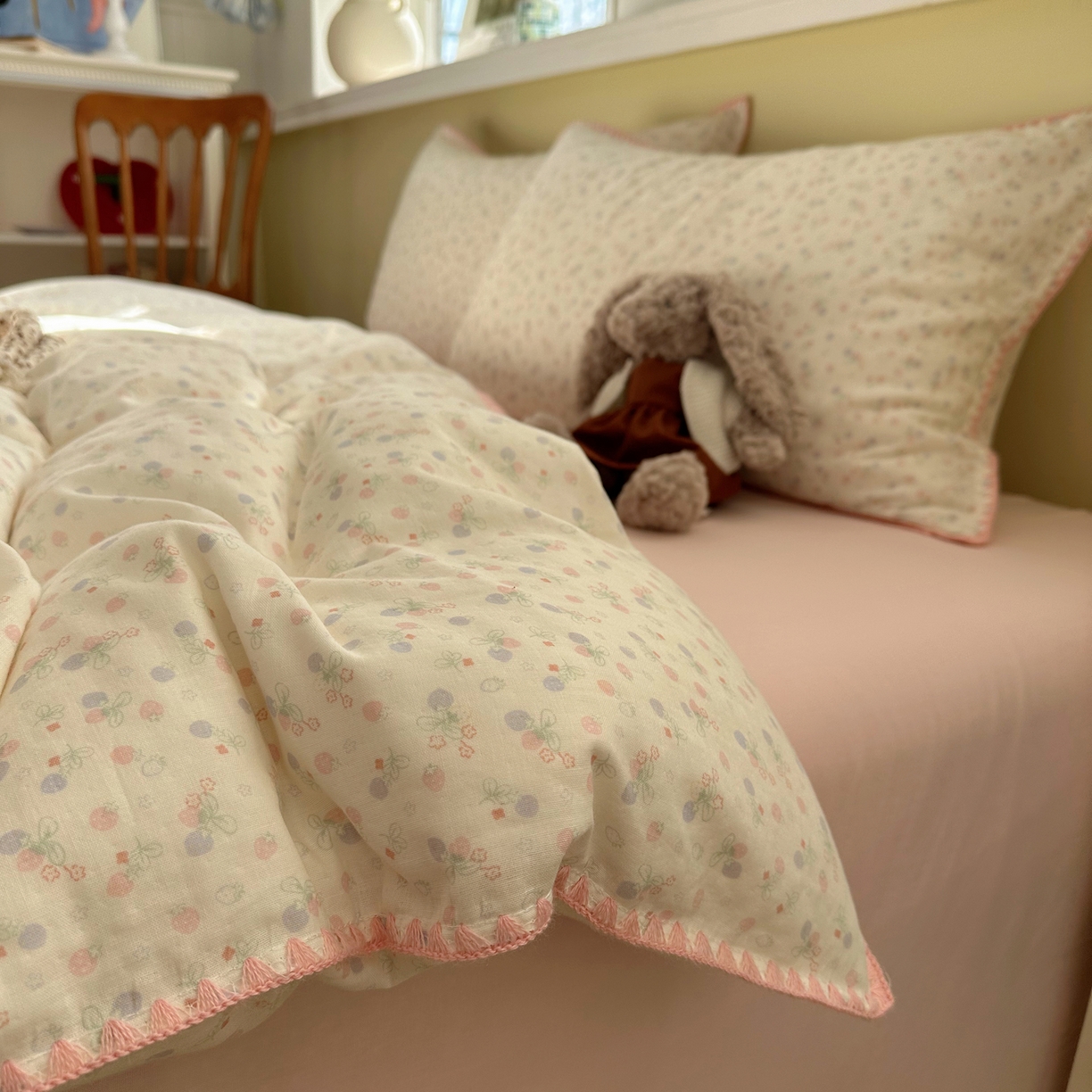 91家纺网 家纺一手货源 找家纺 瑞莱 2026新款A类全棉纯棉有氧双层纱四件套 淡彩花笺