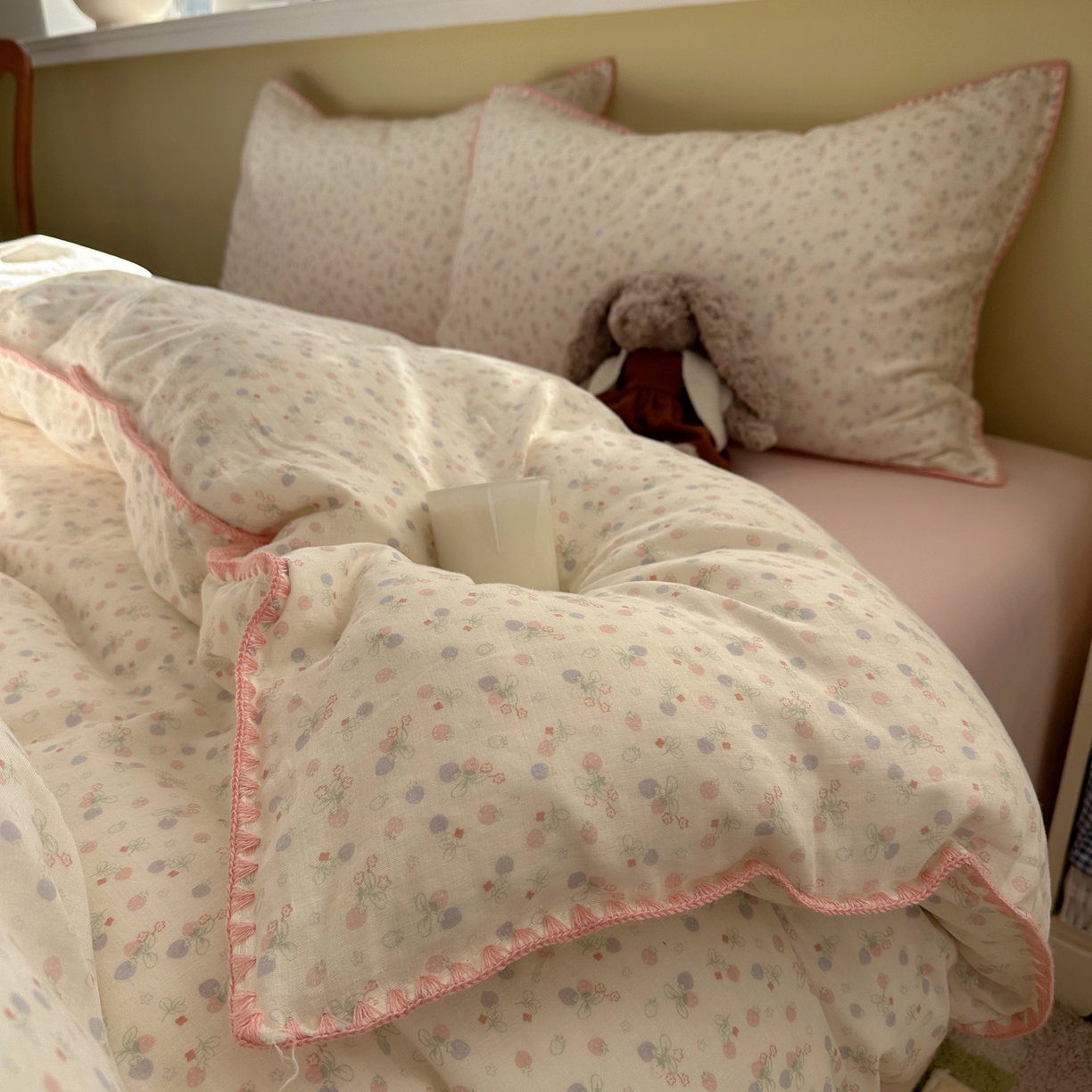 91家纺网 家纺一手货源 找家纺 瑞莱 2026新款A类全棉纯棉有氧双层纱四件套 淡彩花笺