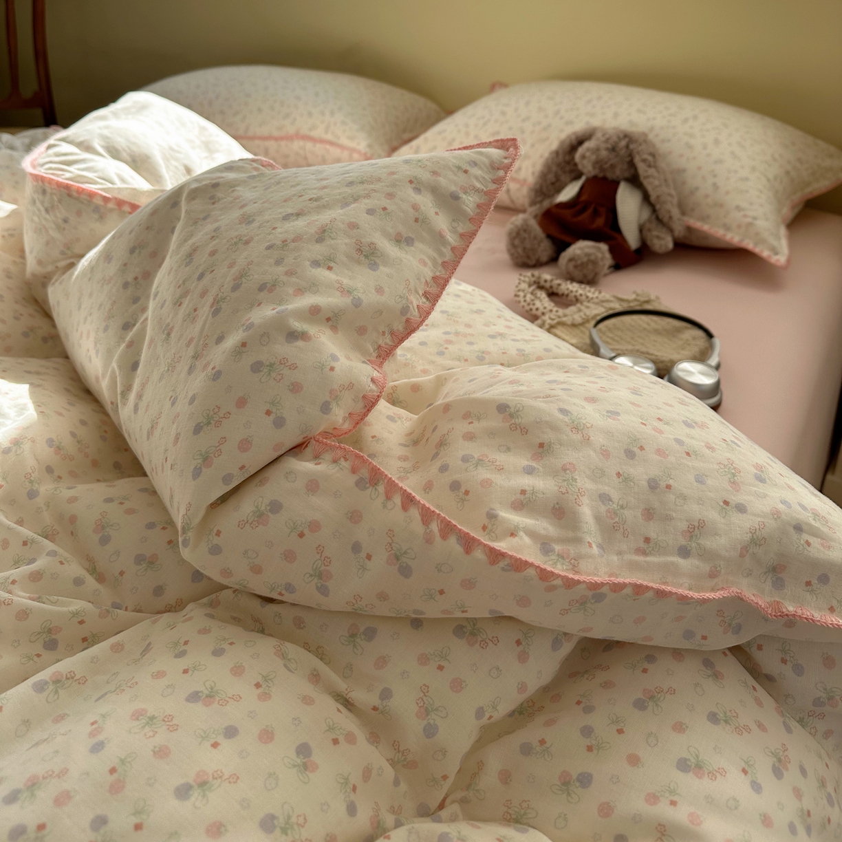 91家纺网 家纺一手货源 找家纺 瑞莱 2026新款A类全棉纯棉有氧双层纱四件套 淡彩花笺