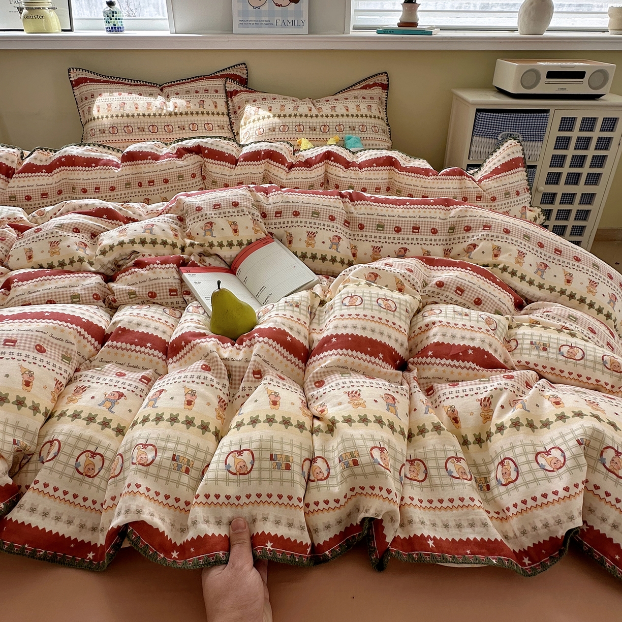 91家纺网 家纺一手货源 找家纺 瑞莱 2026新款A类全棉纯棉有氧双层纱四件套 苹果星星人