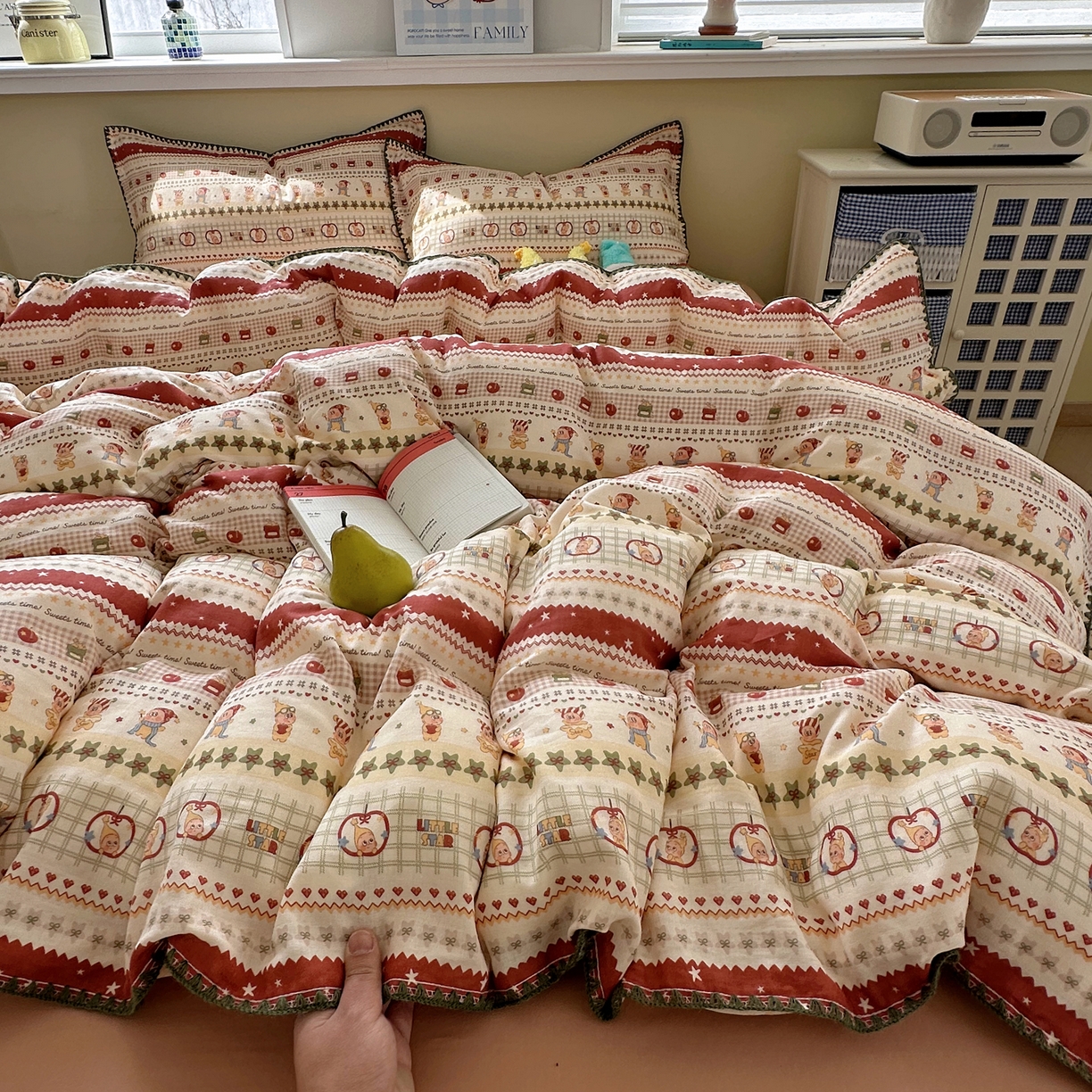 91家纺网 家纺一手货源 找家纺 瑞莱 2026新款A类全棉纯棉有氧双层纱四件套 苹果星星人