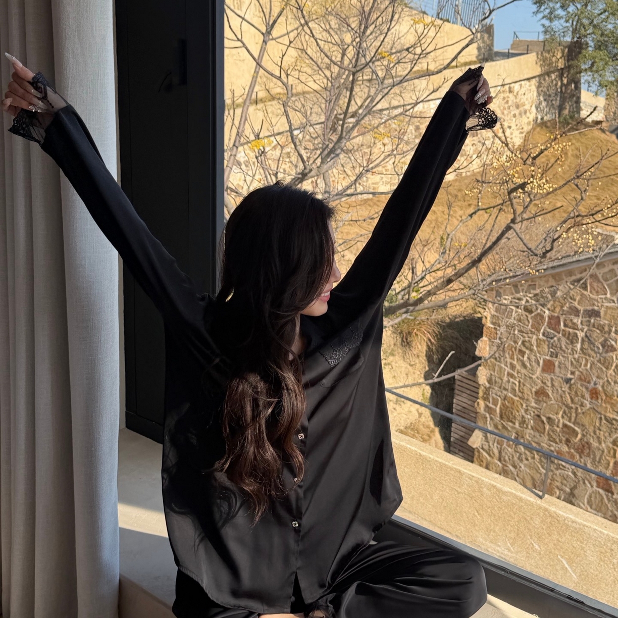 91家纺网 家纺一手货源 找家纺 （总）妍景家居生活馆 2026春夏新款冰雪丝-后背蕾丝套装家居服