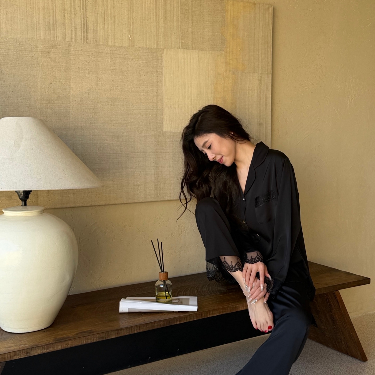 91家纺网 家纺一手货源 找家纺 （总）妍景家居生活馆 2026春夏新款冰雪丝-后背蕾丝套装家居服