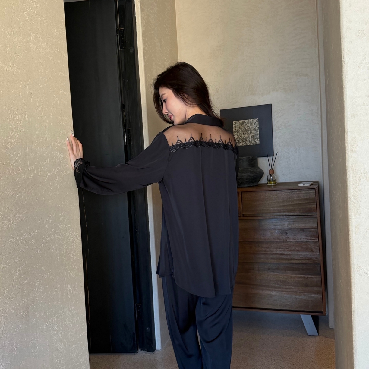 91家纺网 家纺一手货源 找家纺 （总）妍景家居生活馆 2026春夏新款冰雪丝-后背蕾丝套装家居服