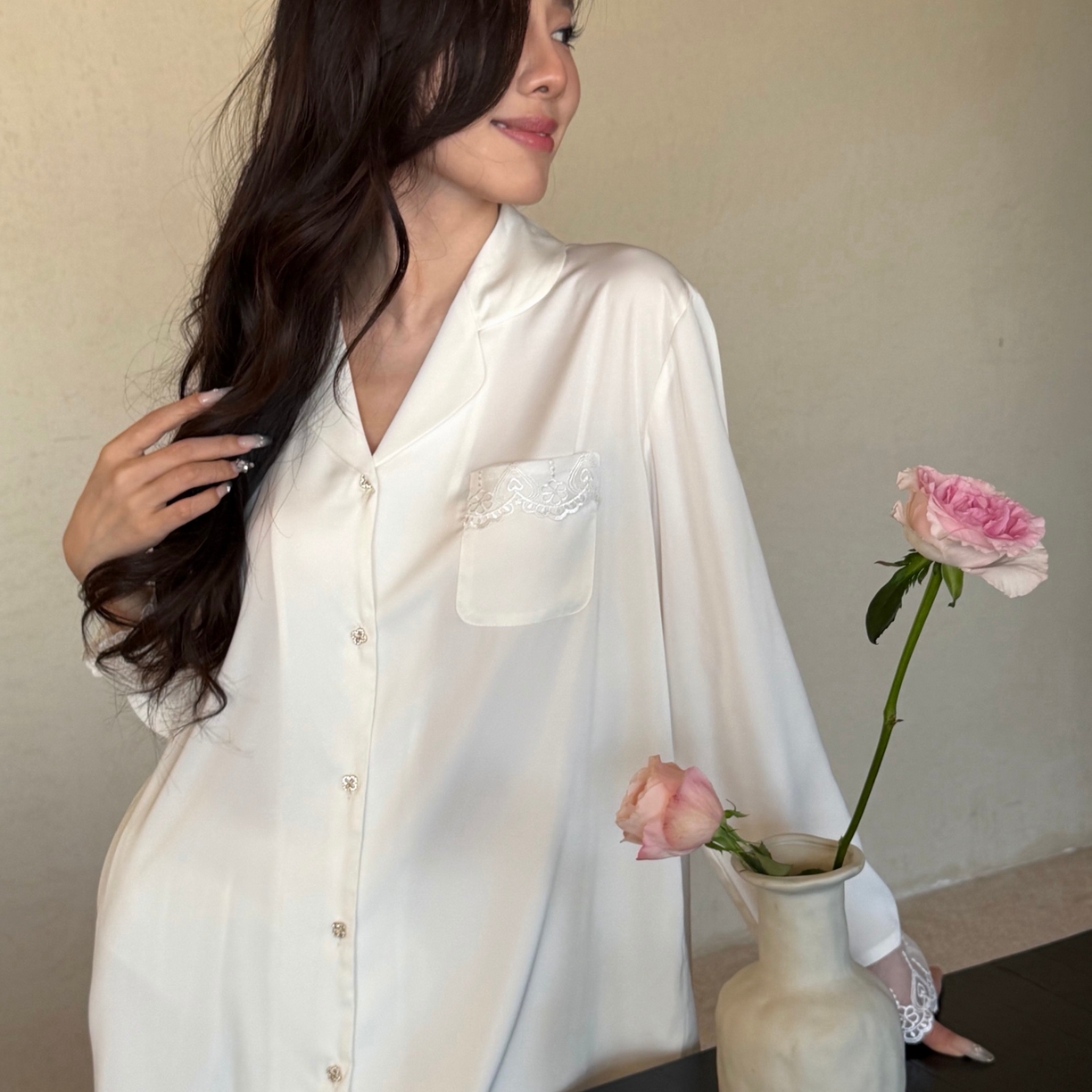 91家纺网 家纺一手货源 找家纺 妍景家居生活馆 2026春夏新款冰雪丝-后背蕾丝套装家居服 冰雪丝-后背蕾丝套装-白色