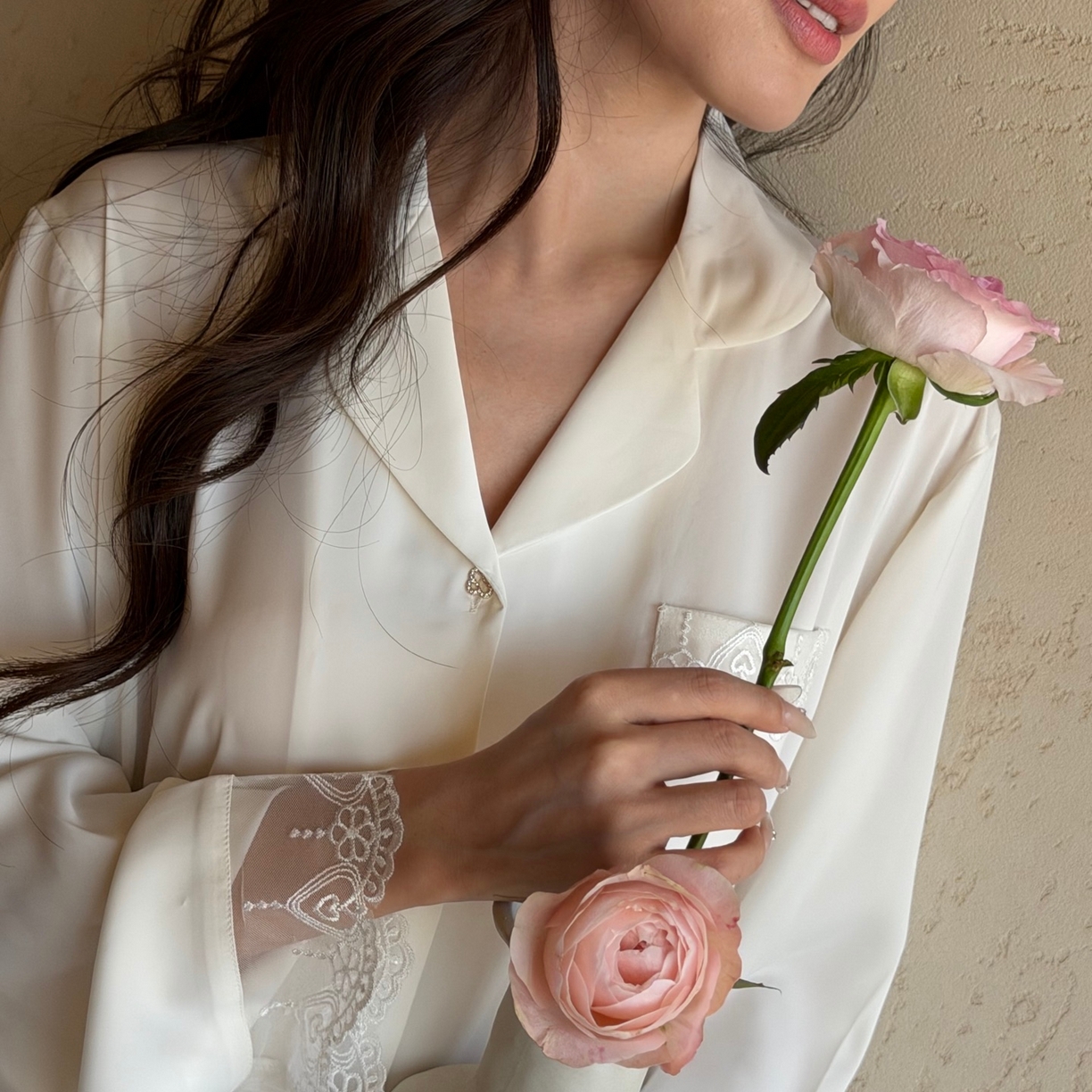 91家纺网 家纺一手货源 找家纺 妍景家居生活馆 2026春夏新款冰雪丝-后背蕾丝套装家居服 冰雪丝-后背蕾丝套装-白色