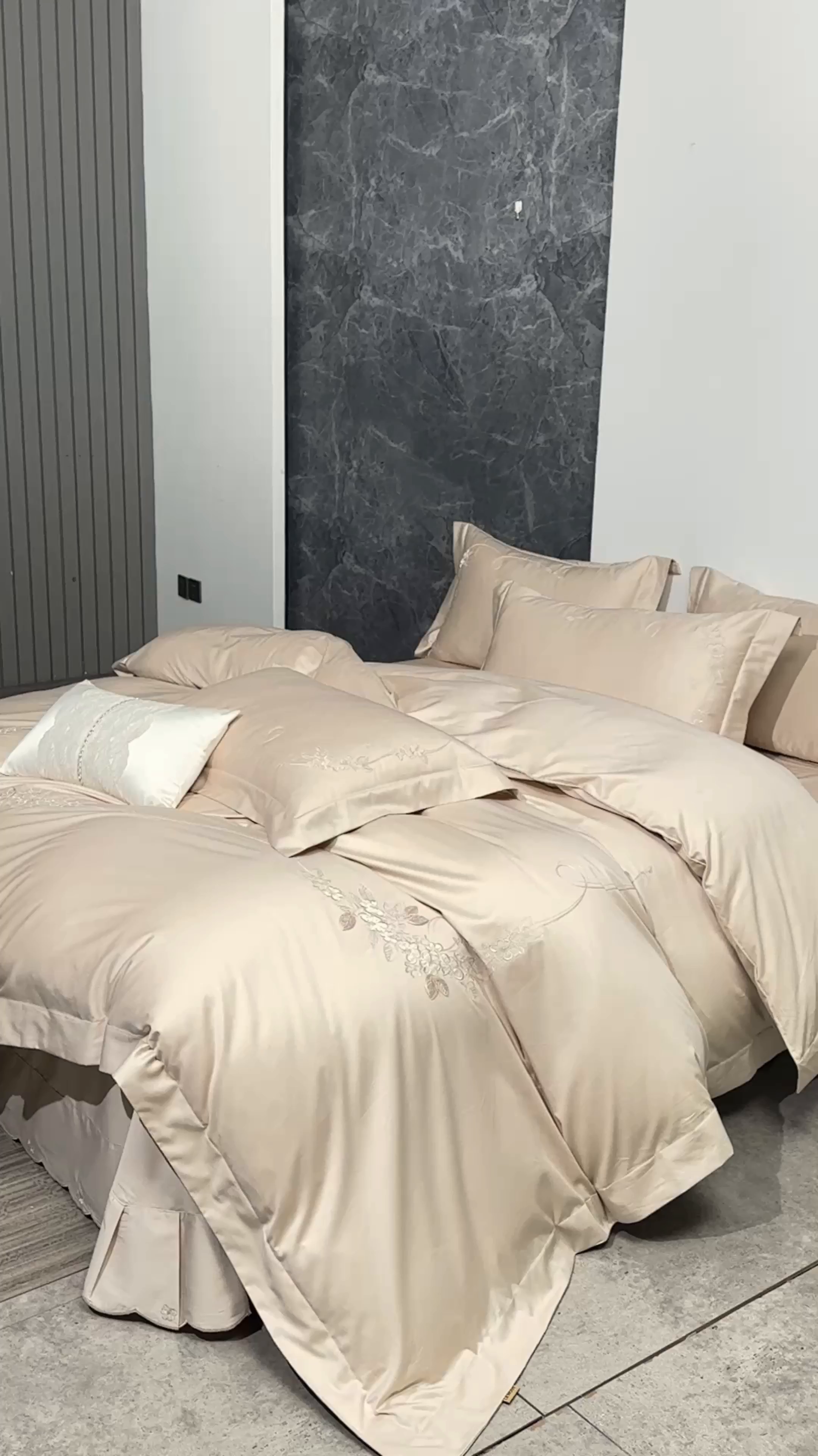 91家纺网 家纺一手货源 找家纺 诗黛尔 2026春夏新品长绒棉刺绣四件套茱莉叶系列 茱莉叶-奶茶米