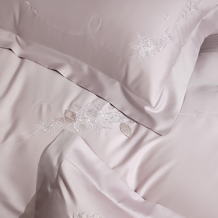 91家纺网 家纺一手货源 找家纺 诗黛尔 2026春夏新品长绒棉刺绣四件套茱莉叶系列 茱莉叶-仙娜粉