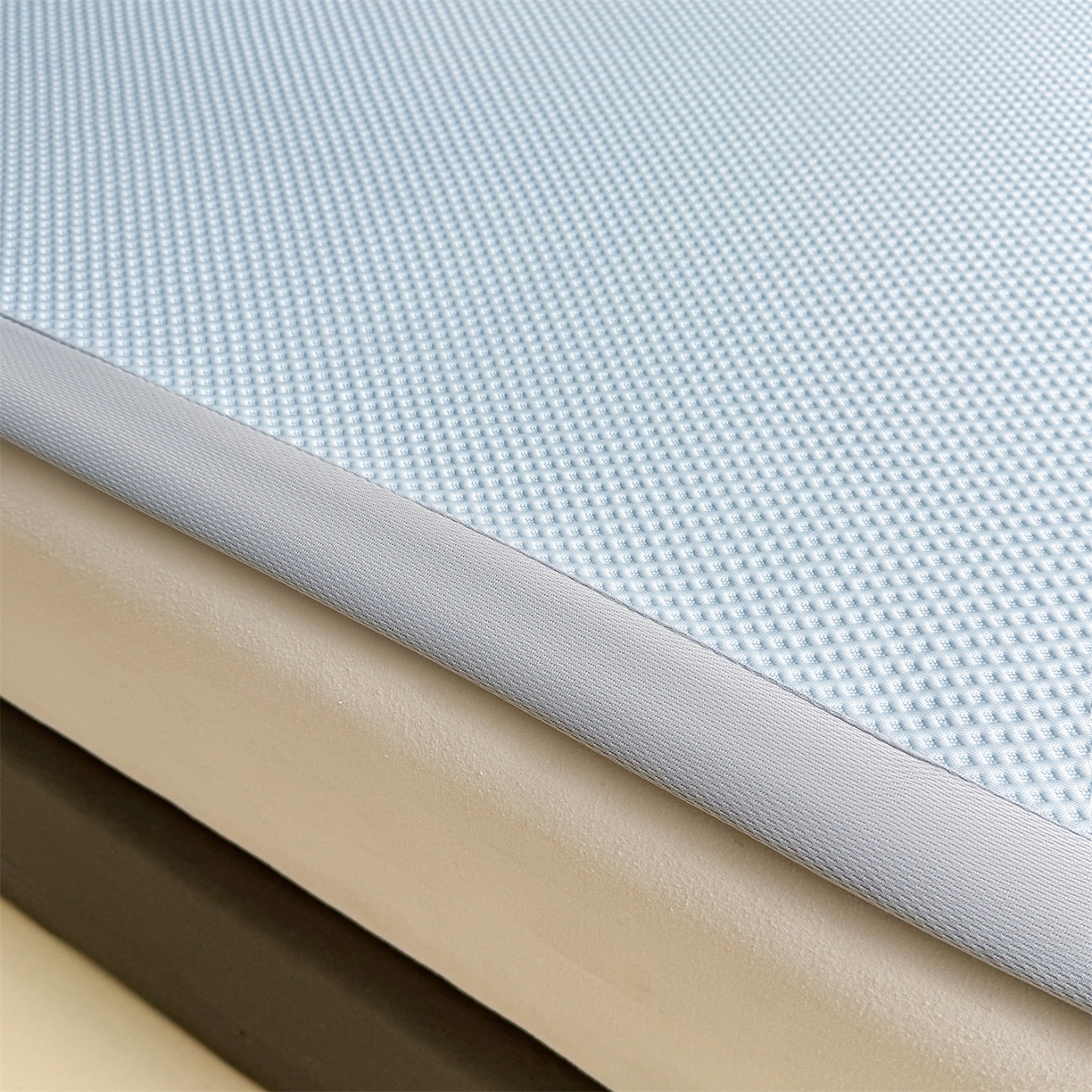 91家纺网 家纺一手货源 找家纺 雯豆家纺 2026春夏新款PE中分子豆豆凉席平铺席子三件套可水洗-墨蝶 墨蝶-蓝