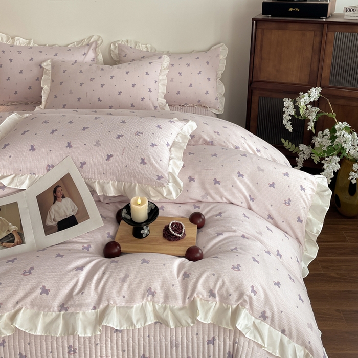 91家纺网 家纺一手货源 找家纺 同田家纺 2026新款云感双层纱花边床盖四件套 床盖-粉红木马