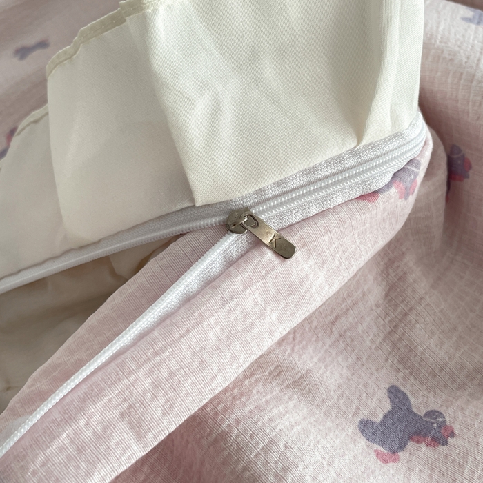 91家纺网 家纺一手货源 找家纺 同田家纺 2026新款云感双层纱花边床盖四件套 床盖-粉红木马