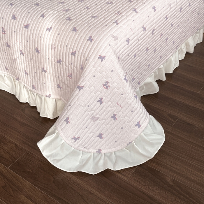 91家纺网 家纺一手货源 找家纺 同田家纺 2026新款云感双层纱花边床盖四件套 床盖-粉红木马