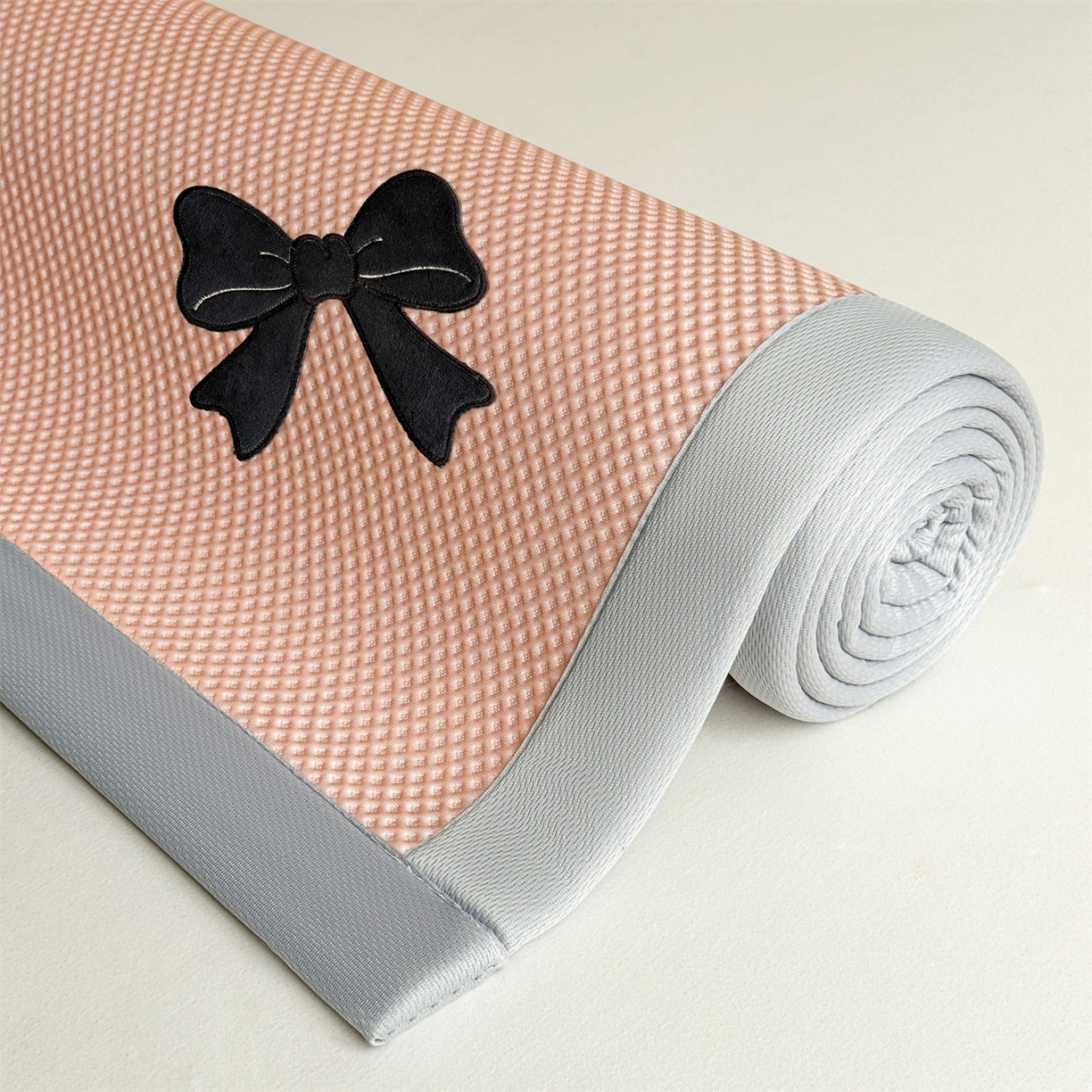 91家纺网 家纺一手货源 找家纺 雯豆家纺 2026春夏新款PE中分子豆豆凉席平铺席子三件套可水洗-墨蝶 墨蝶-粉