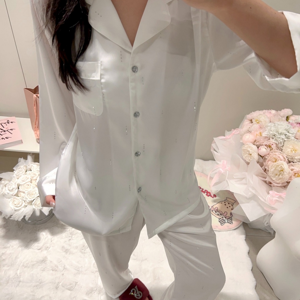 91家纺网 家纺一手货源 找家纺 （总）妍景家居生活馆 2026春夏新款冰雪丝-纯白烫钻套装家居服