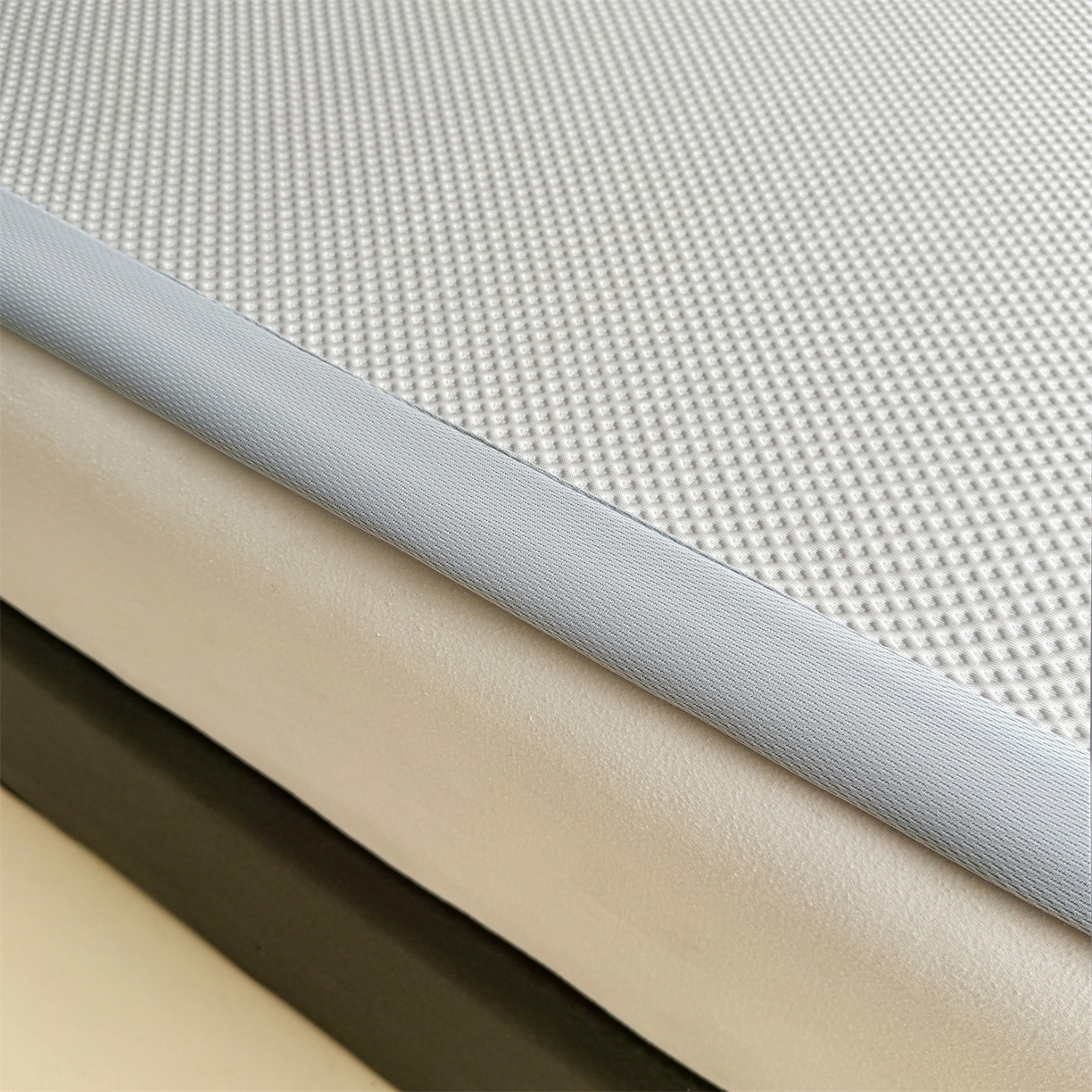 91家纺网 家纺一手货源 找家纺 雯豆家纺 2026春夏新款PE中分子豆豆凉席平铺席子三件套可水洗-墨蝶 墨蝶-灰