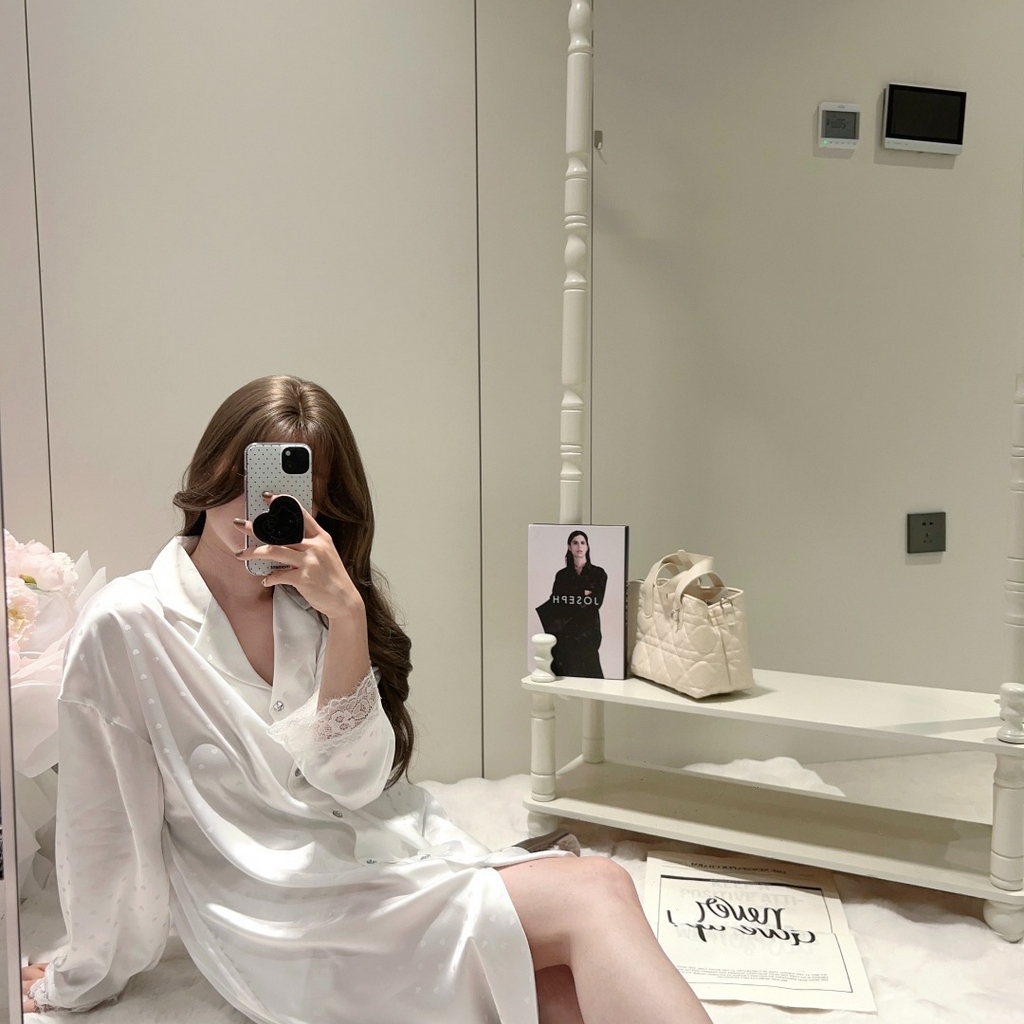 91家纺网 家纺一手货源 找家纺 （总）妍景家居生活馆 2026春夏新款冰雪丝-纯白烫钻衬衫裙家居服