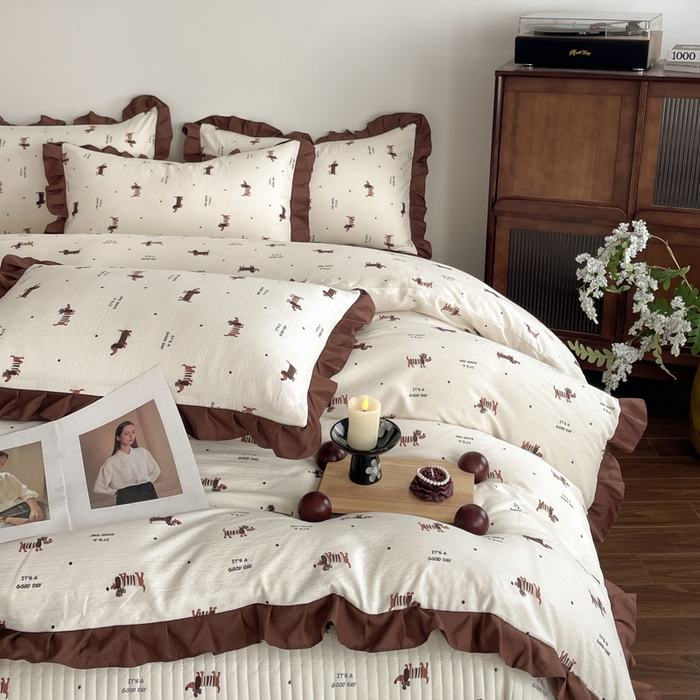 91家纺网 家纺一手货源 找家纺 同田家纺 2026新款云感双层纱花边床盖四件套 床盖-腊肠狗