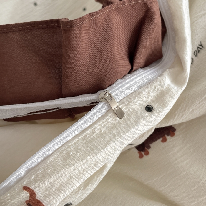 91家纺网 家纺一手货源 找家纺 同田家纺 2026新款云感双层纱花边床盖四件套 床盖-腊肠狗