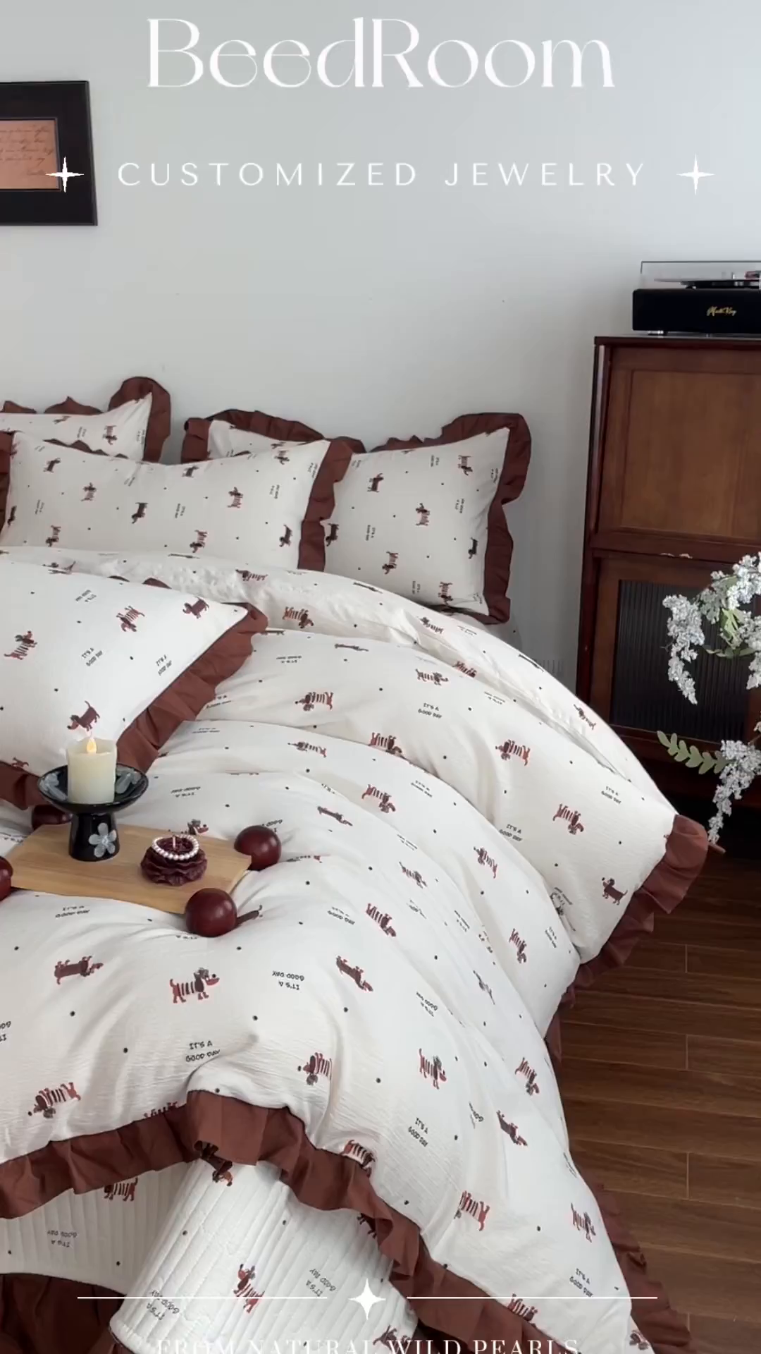 91家纺网 家纺一手货源 找家纺 同田家纺 2026新款云感双层纱花边床盖四件套 床盖-腊肠狗