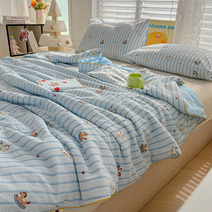 91家纺网 家纺一手货源 找家纺 桔禾家纺 2026水洗皱皱纱夏被  蓝纹木马星