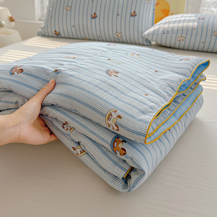 91家纺网 家纺一手货源 找家纺 桔禾家纺 2026水洗皱皱纱夏被  蓝纹木马星