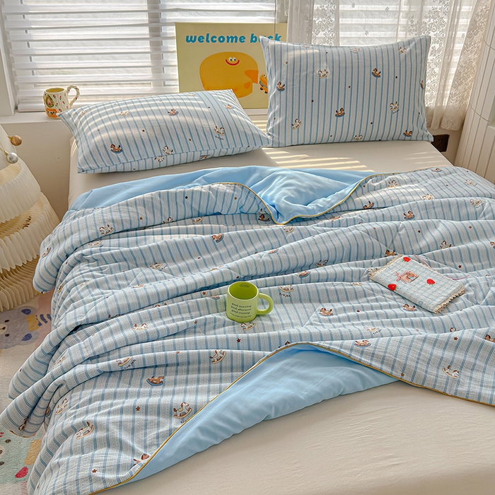 91家纺网 家纺一手货源 找家纺 桔禾家纺 2026水洗皱皱纱夏被  蓝纹木马星