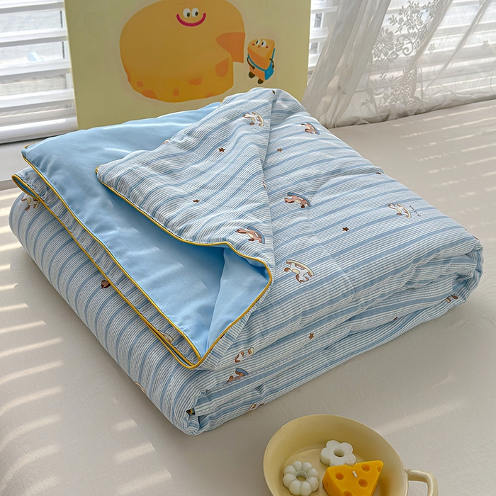 91家纺网 家纺一手货源 找家纺 桔禾家纺 2026水洗皱皱纱夏被  蓝纹木马星