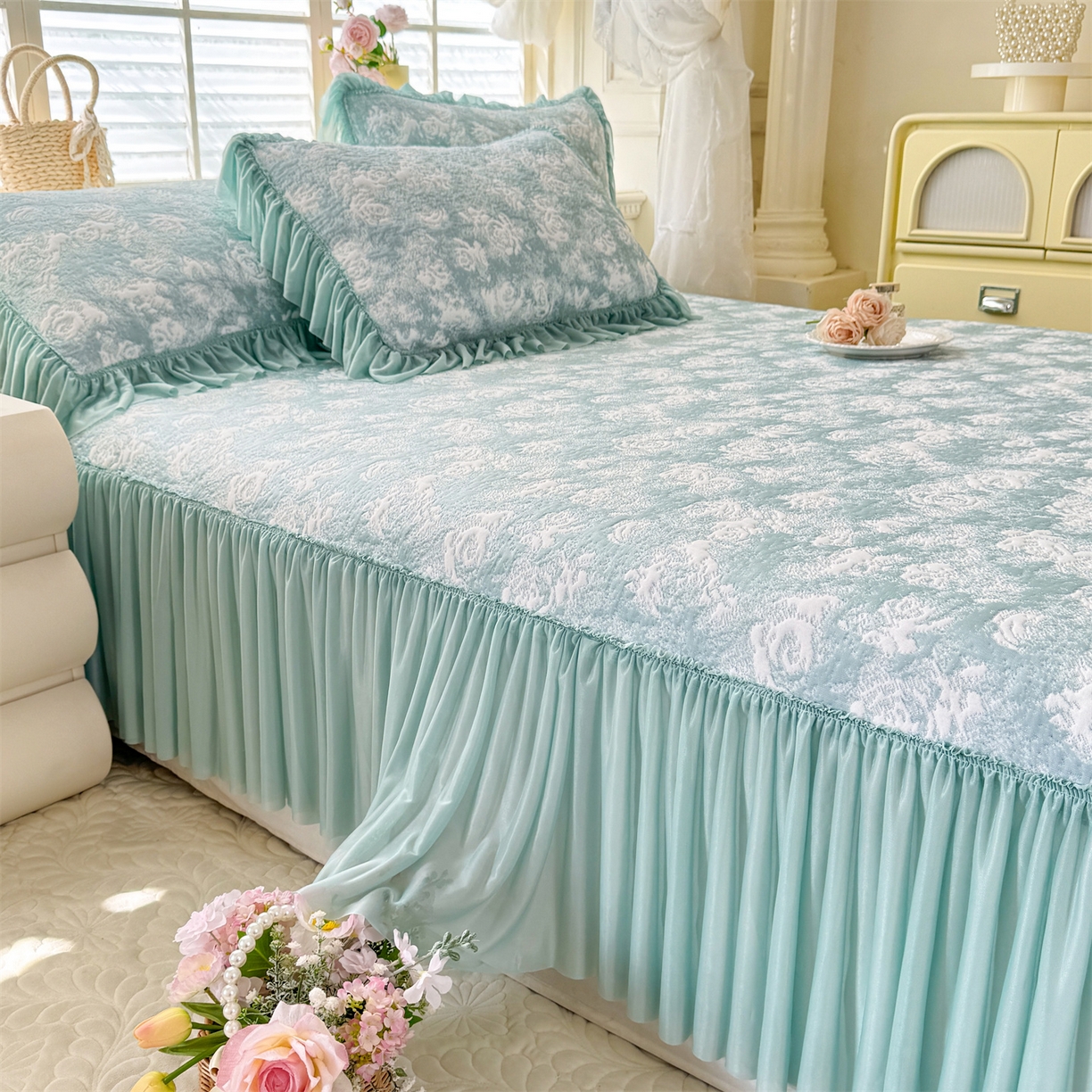 91家纺网 家纺一手货源 找家纺 优贝家纺 2026新款高克重PE聚乙中分子提花刺绣法式花边凉感软席 雾花-湖水蓝