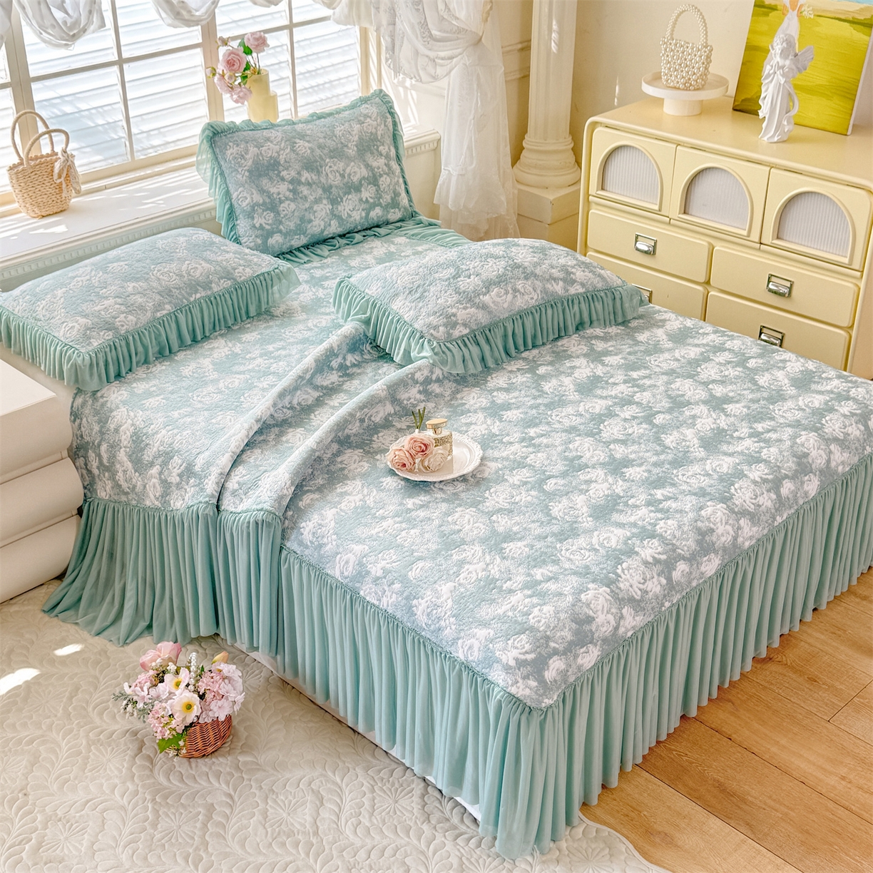 91家纺网 家纺一手货源 找家纺 优贝家纺 2026新款高克重PE聚乙中分子提花刺绣法式花边凉感软席 雾花-湖水蓝