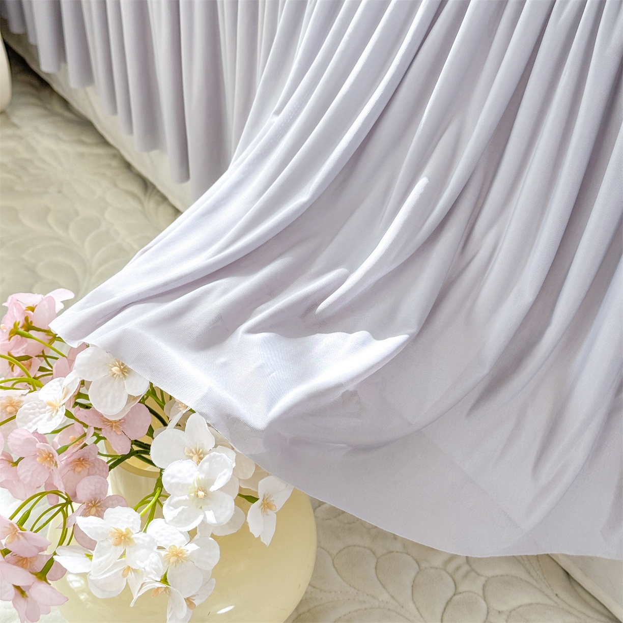 91家纺网 家纺一手货源 找家纺 优贝家纺 2026新款高克重PE聚乙中分子提花刺绣法式花边凉感软席 雾花-浅灰