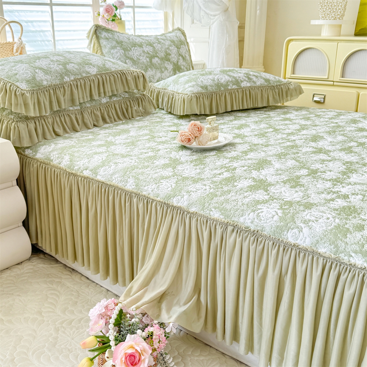 91家纺网 家纺一手货源 找家纺 优贝家纺 2026新款高克重PE聚乙中分子提花刺绣法式花边凉感软席 雾花-深绿