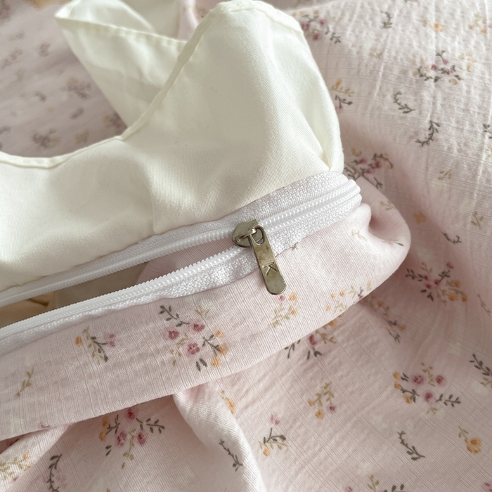 91家纺网 家纺一手货源 找家纺 同田家纺 2026新款云感双层纱花边床盖四件套 床盖-甜粉玩偶