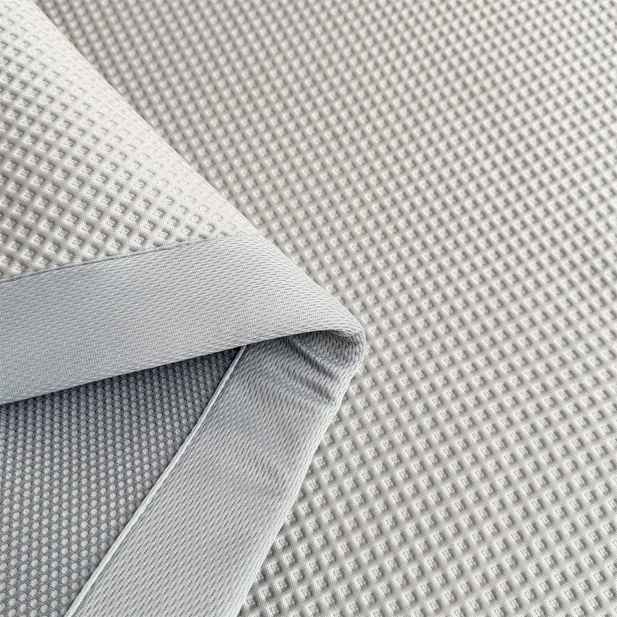 91家纺网 家纺一手货源 找家纺 （总）雯豆家纺 2026新款夏季PE凉感豆豆席A类纯色绣花平铺凉席三件套-墨仔熊