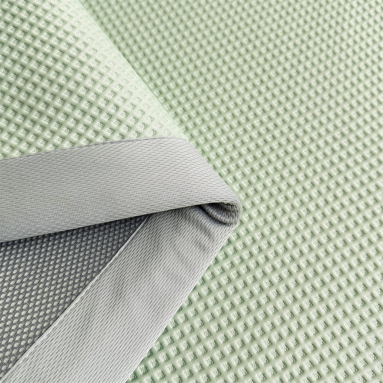 91家纺网 家纺一手货源 找家纺 雯豆家纺 2026新款夏季PE凉感豆豆席A类纯色绣花平铺凉席三件套-墨仔熊 墨仔熊-绿