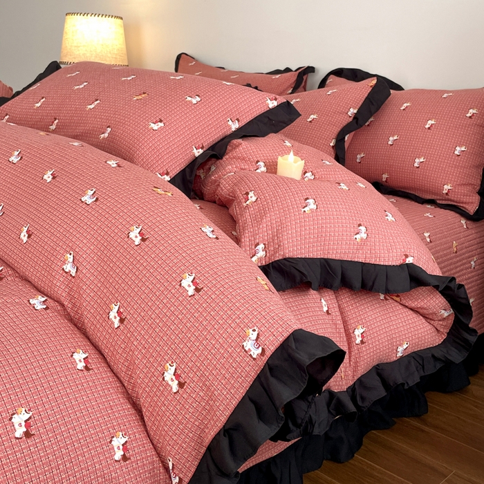 91家纺网 家纺一手货源 找家纺 同田家纺 2026新款云感双层纱花边床盖四件套 床盖-小萌马