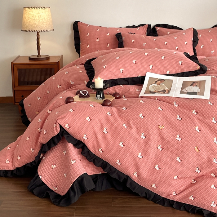 91家纺网 家纺一手货源 找家纺 同田家纺 2026新款云感双层纱花边床盖四件套 床盖-小萌马