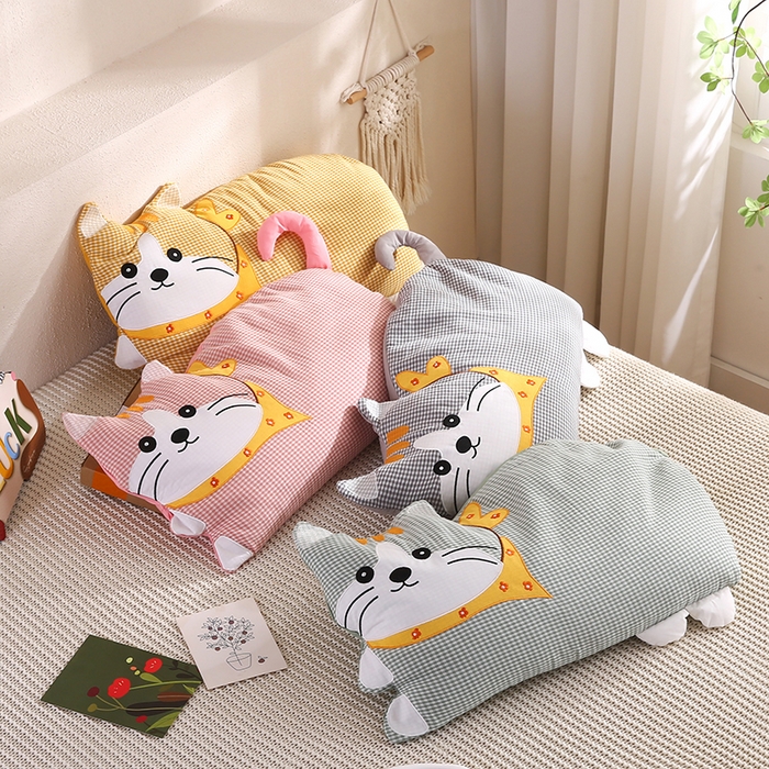 91家纺网 家纺一手货源 找家纺 （总）蔻眠 泡芙猫-全棉双层纱刺绣荞麦护颈枕头儿童卡通枕芯